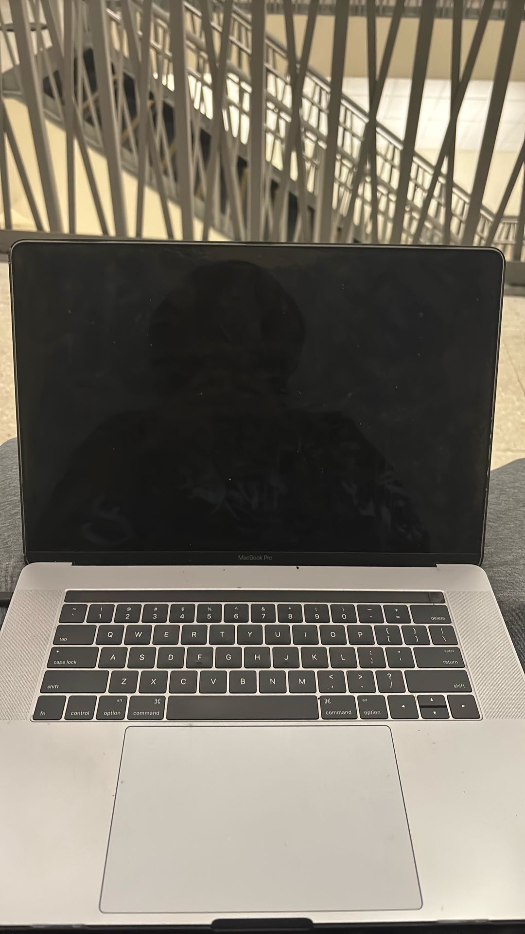 Macbook Pro With touch bar intel 16 inch 2017