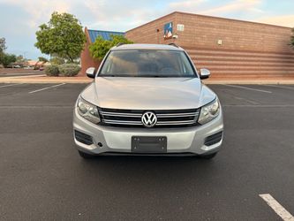 2015 Volkswagen Tiguan S 2.0 L turbo FWD