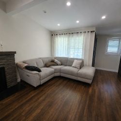 Modern Gray Sectional Sofa – Excellent Condition