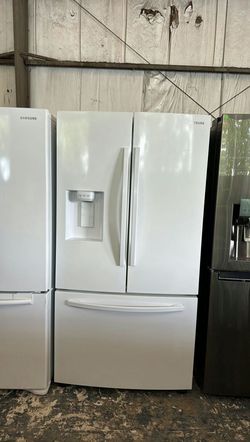 Samsung 3-Door Refrigerator (French Door Fridge) - Water Dispenser LED Lighting