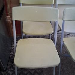 4 Foldable Chairs