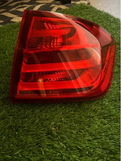 Bmw (contact info removed)-2019 OME RIGHT TAIL LIGHT