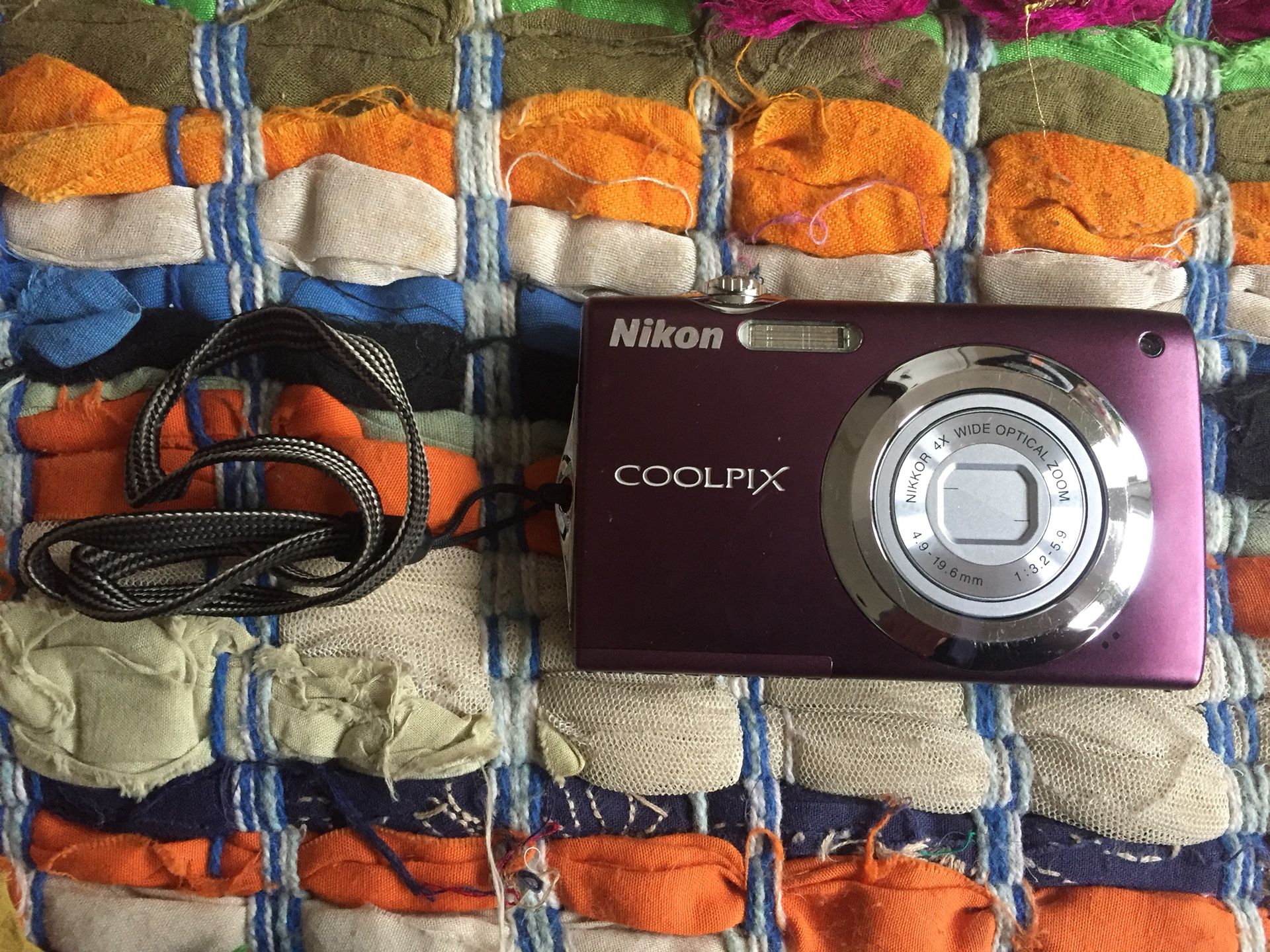 Nikon COOLPIX S3000 digital camera