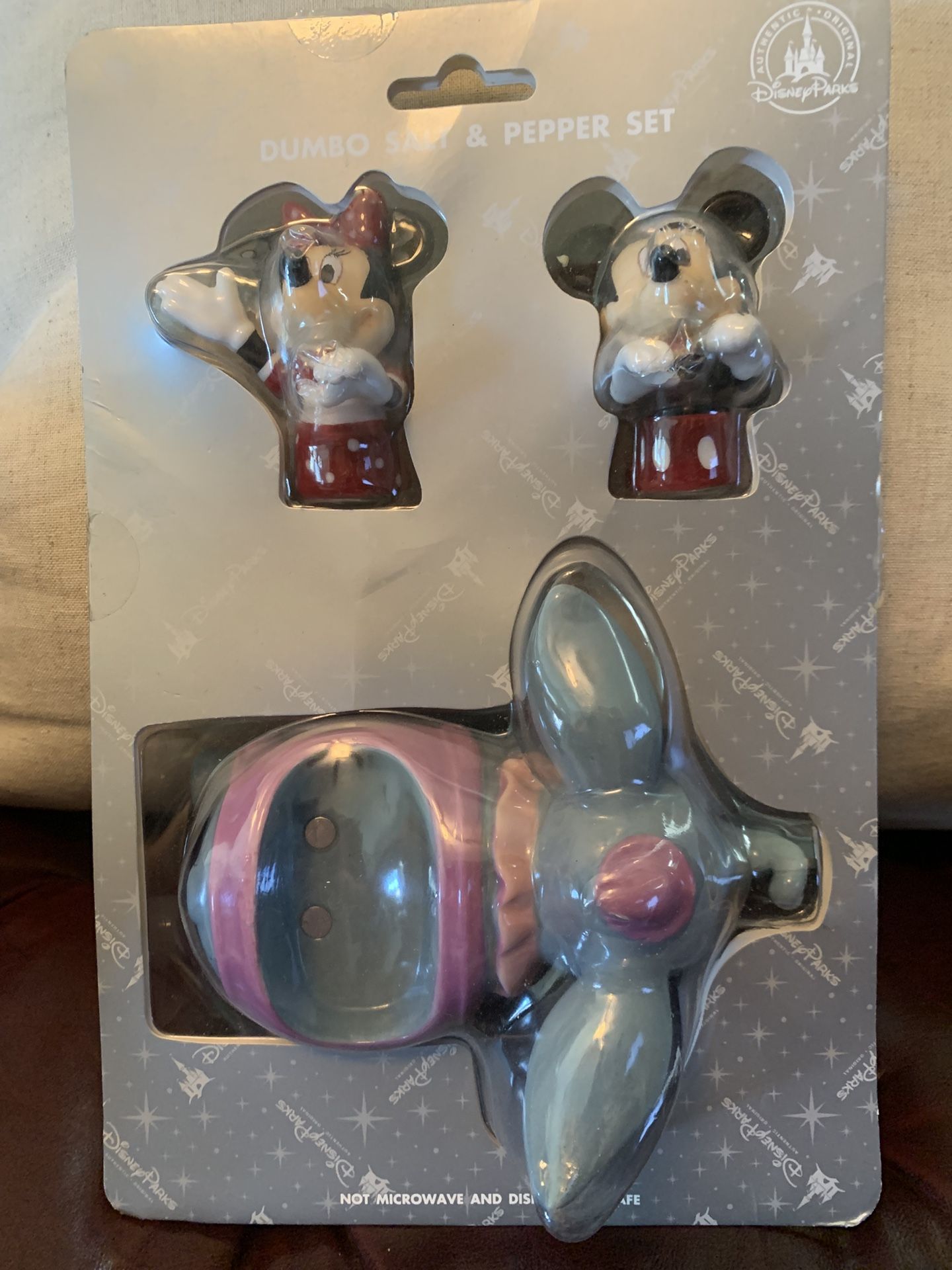 DISNEY DUMBO SALT AND PEPPER SET