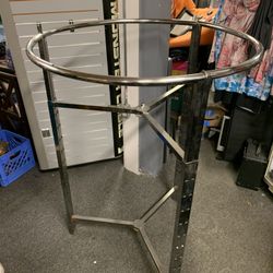Sturdy Round Clothing Rack 