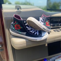 Rose detailed Chuck Taylor Converse