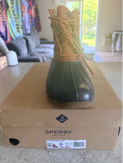 BRAND NEW size 7 sperry boots