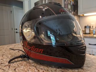 Full face motorcycle helmet