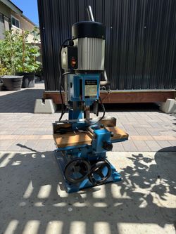 Hollow-Chisel Mortiser