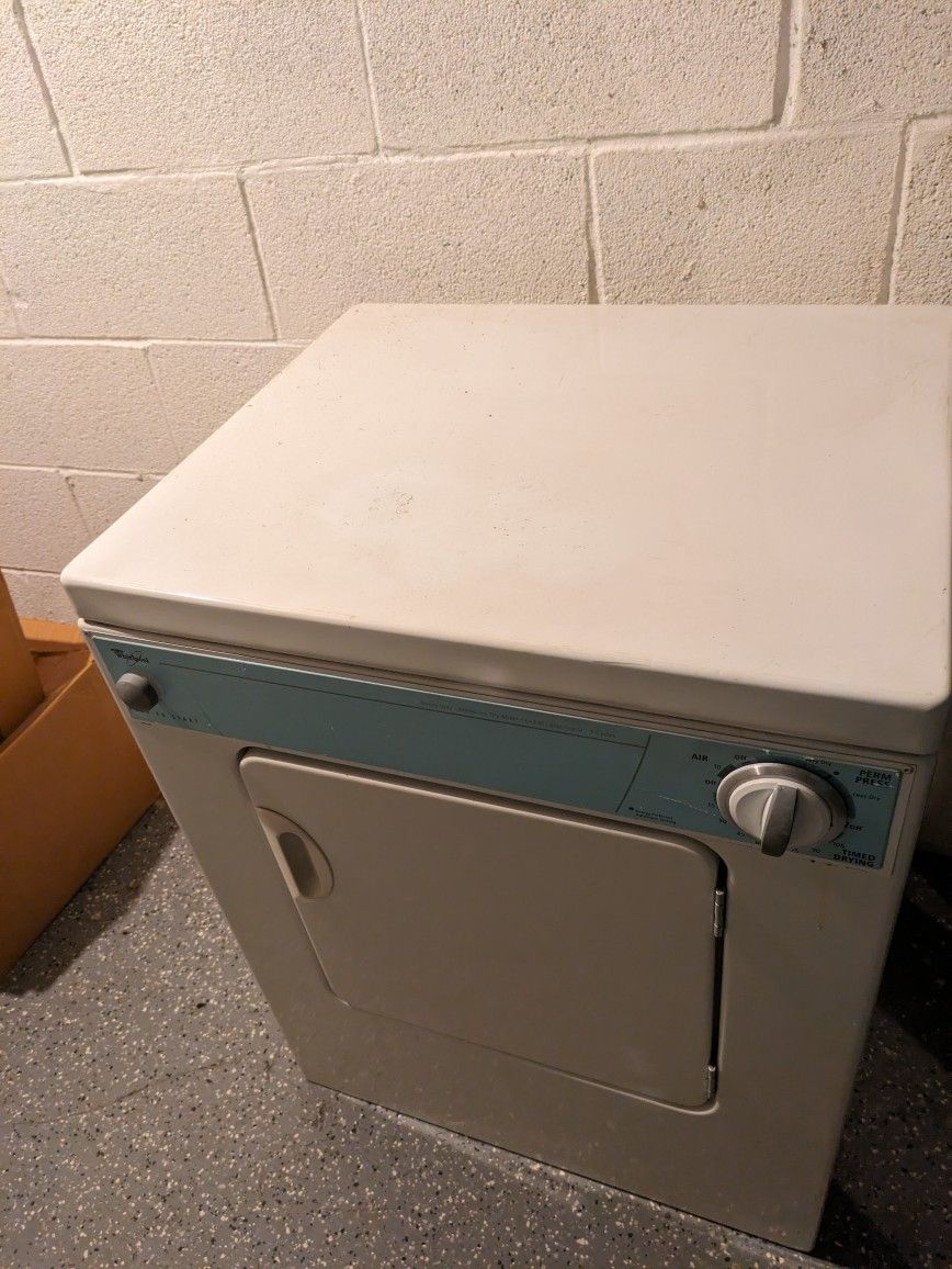 Whirlpool White Apartment Sized Dryer for Sale in Cleveland, OH OfferUp