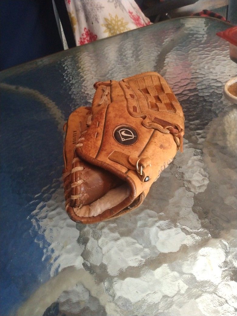 Nike Diamond Ready Left Handed Baseball Glove