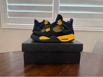 Jordan 4 thunder size 4