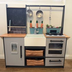 Kids Play Kitchen 