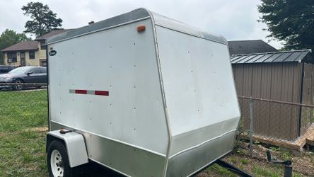 Enclosed trailer