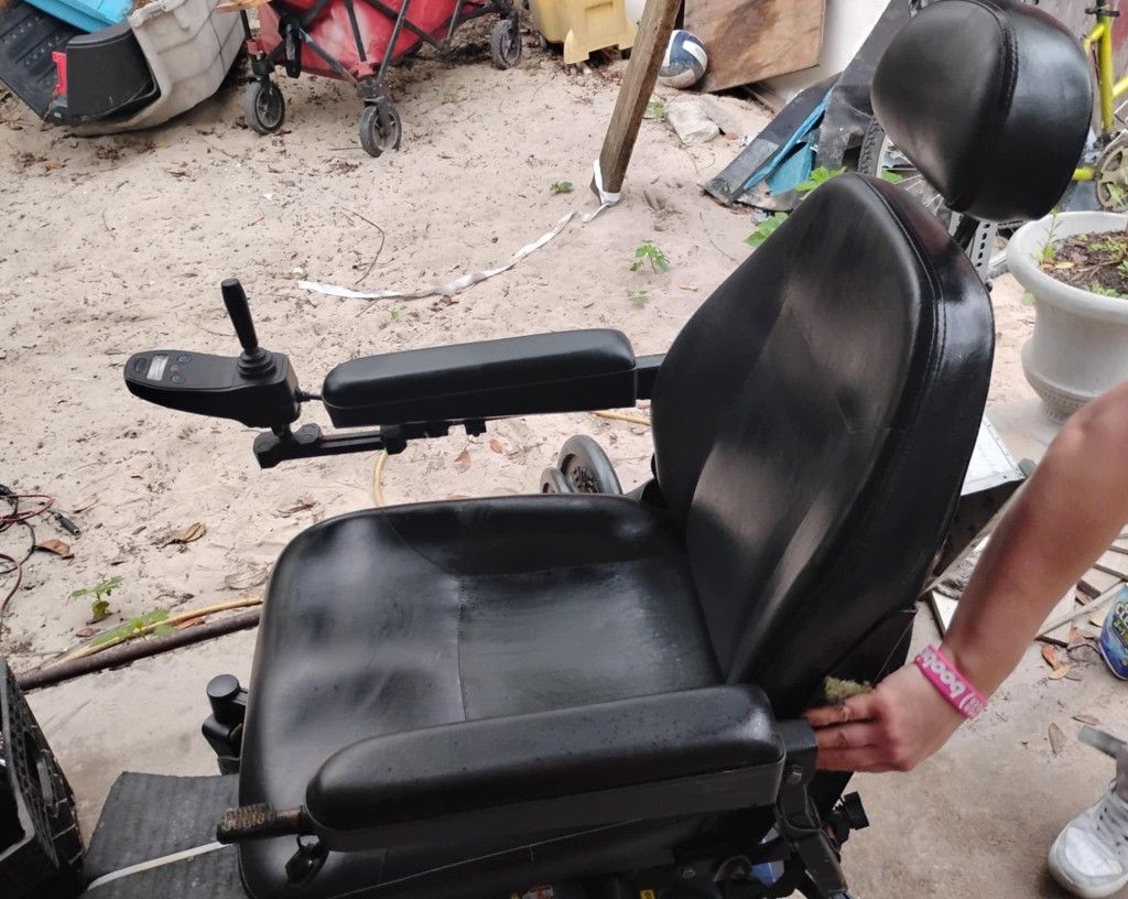 Pride Mobility Quantum Motorized Wheelchair
