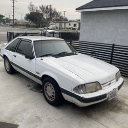1990 Ford Mustang 