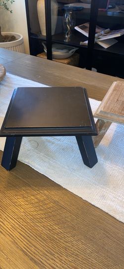 Riser cake stand (2 available)