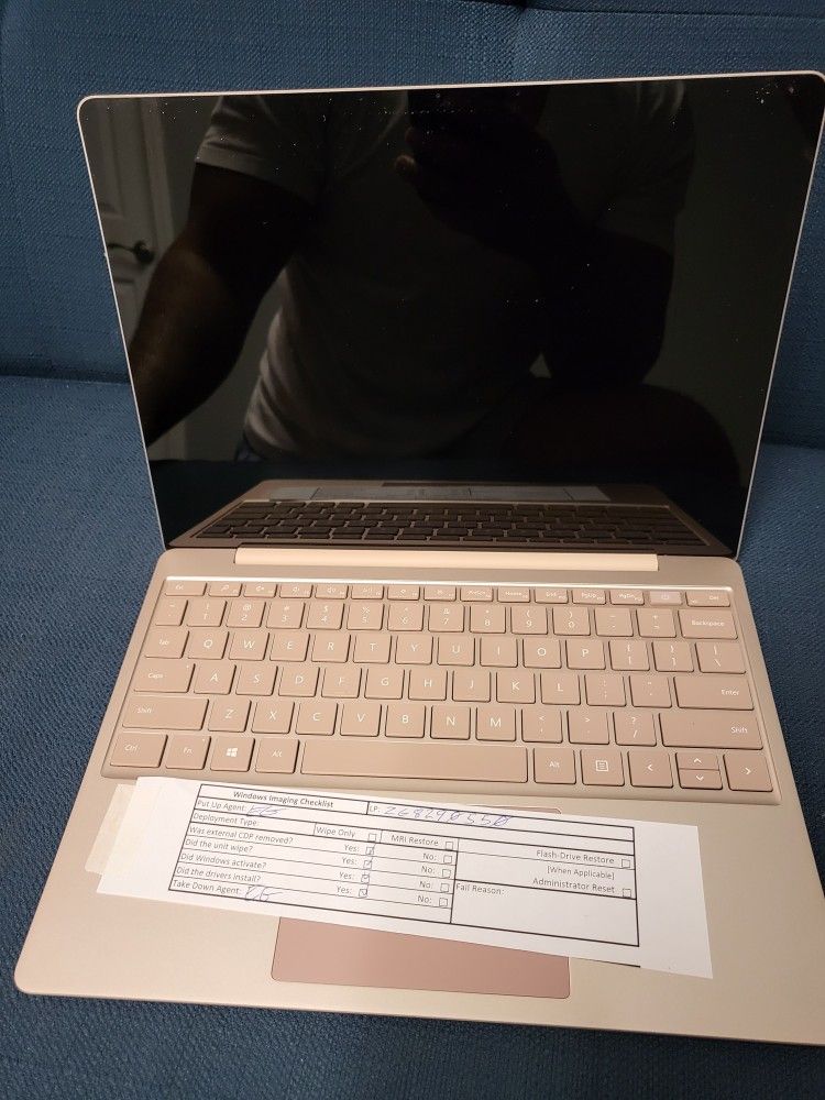 Microsoft - Surface Laptop Go - 12.4" Touch-Screen - Intel 10th Generation Core i5 - 8GB Memory - 128GB Solid State Drive
Model:THH-00035

Like new, B