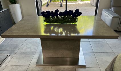 Dining table Gray