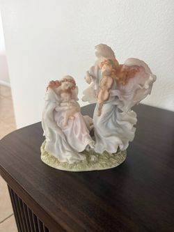 Vintage Seraphim Angel Classics Angels Song of Praise "Angel with Mary and Jesus"