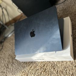 2022 MacBook Air  M2 16gb WITH 512gb 