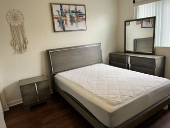 Modern Queen Bedroom Set – 4 Pieces – $600