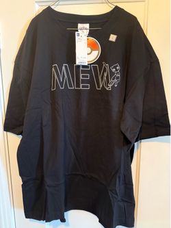 Pokemon x GU Japanese collaboration Mew Mewtwo black shirt size Large new with tags