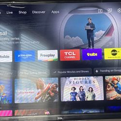 32”SMART TV WITH WALL MOUNT (Like New)