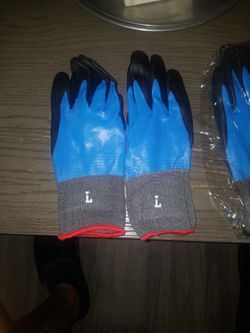 Cut resistant gloves