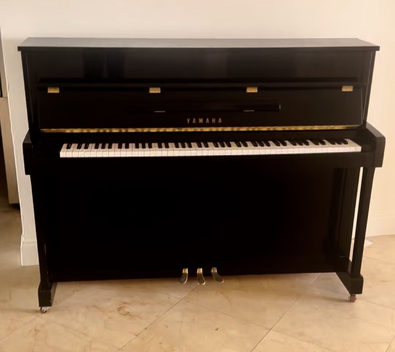 2019 Yamaha B2 Upright Piano – Excellent Condition