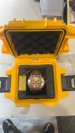 New INVICTA gold men’s watch