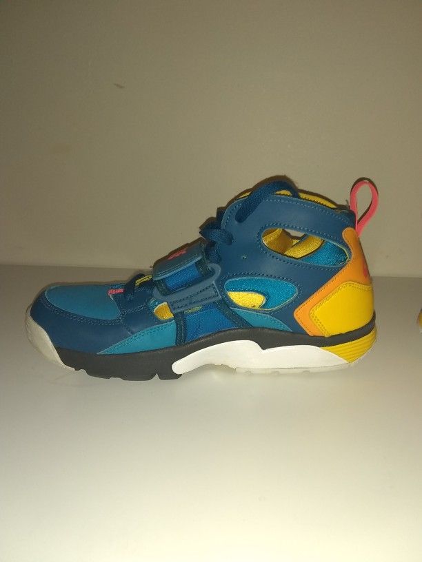 Nike air trainer hurache green abyss/blue lagoon. Size 5.5 kids
