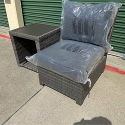 New Ashley Furniture 2pc Outdoor Patio Furniture Set