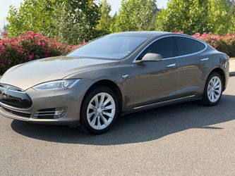 Tesla 2016 Model S 70D