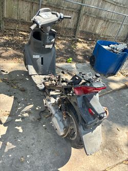 2002 Yamaha scooter