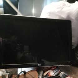 HP W1907 19-inch Widescreen Flat Panel LCD Monitor
