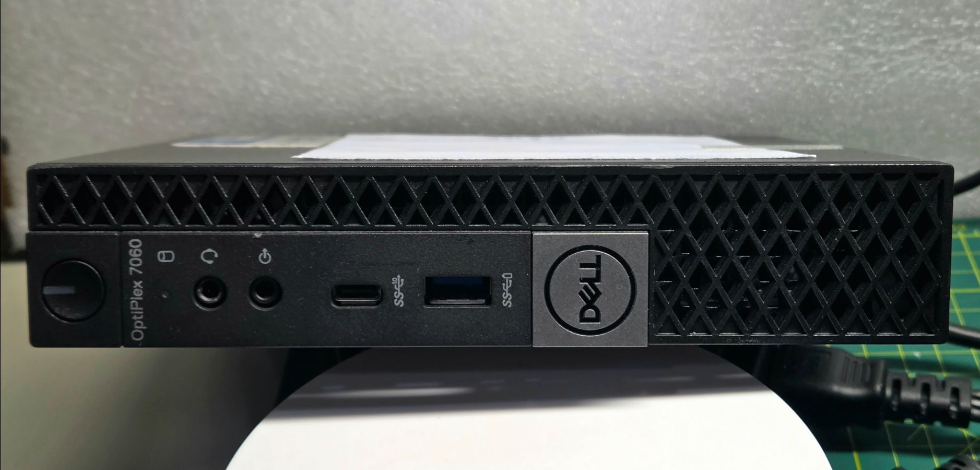 Dell OptiPlex 7060 Micro. i7 8th Gen. Surplus. Read