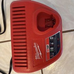 Milwaukee M12 Charger