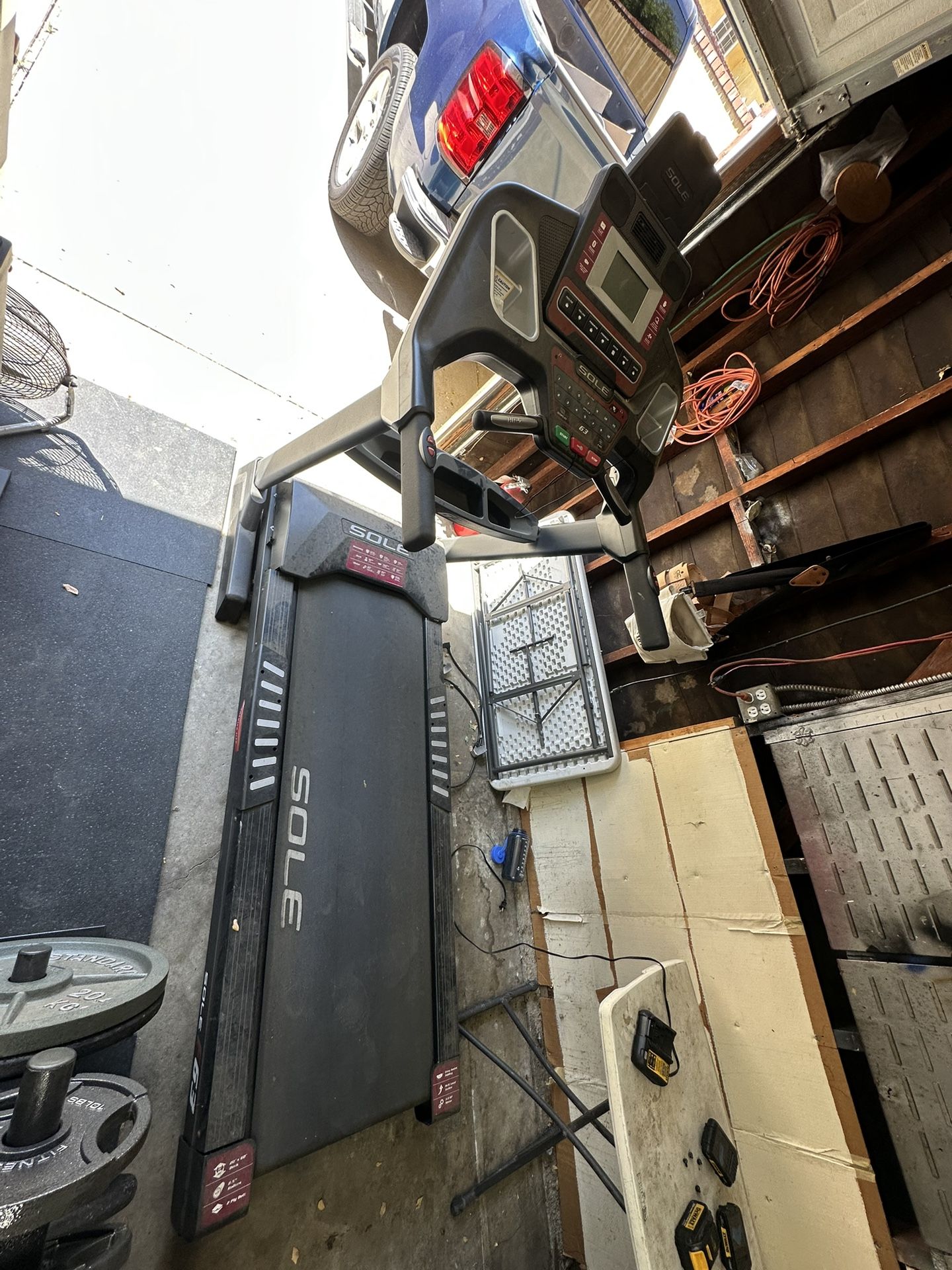 Free Sole F63 Treadmill( Needs New Computer)