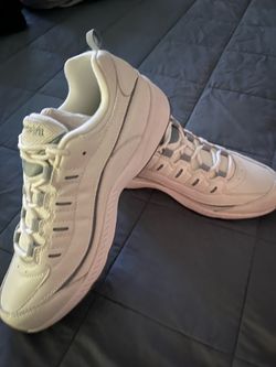 Tennis Shoes.  New never worn Women’s Easy Spirit Romy 8 1/2 narrow Walking Shoes