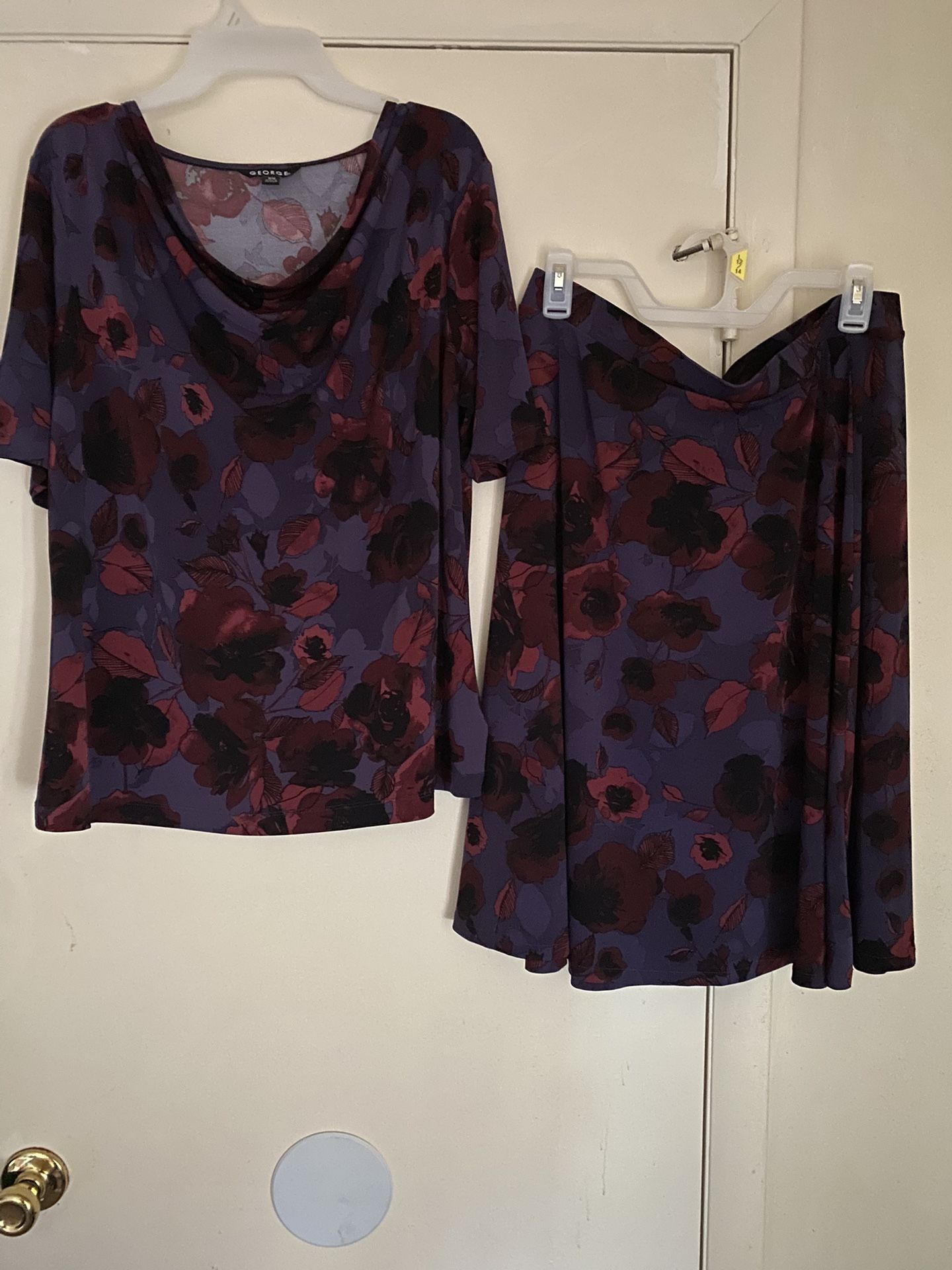 Lady’s Skirt Set