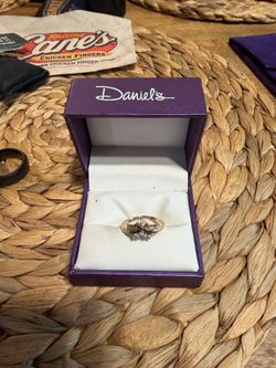Vintage woman’s wedding band