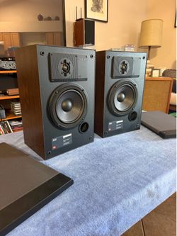Vintage JBL 62 Bookshelf Speakers - Excellent Condition with Grills