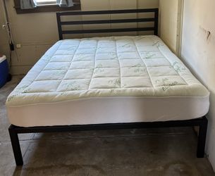QUEEN BED FRAME WITH 8" GREEN TEA MEMORY FOAM MATTRESS AND PILLOW TOP MATTRESS TOPPER