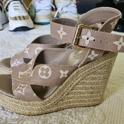 Louis Vuitton Wedges Size 7