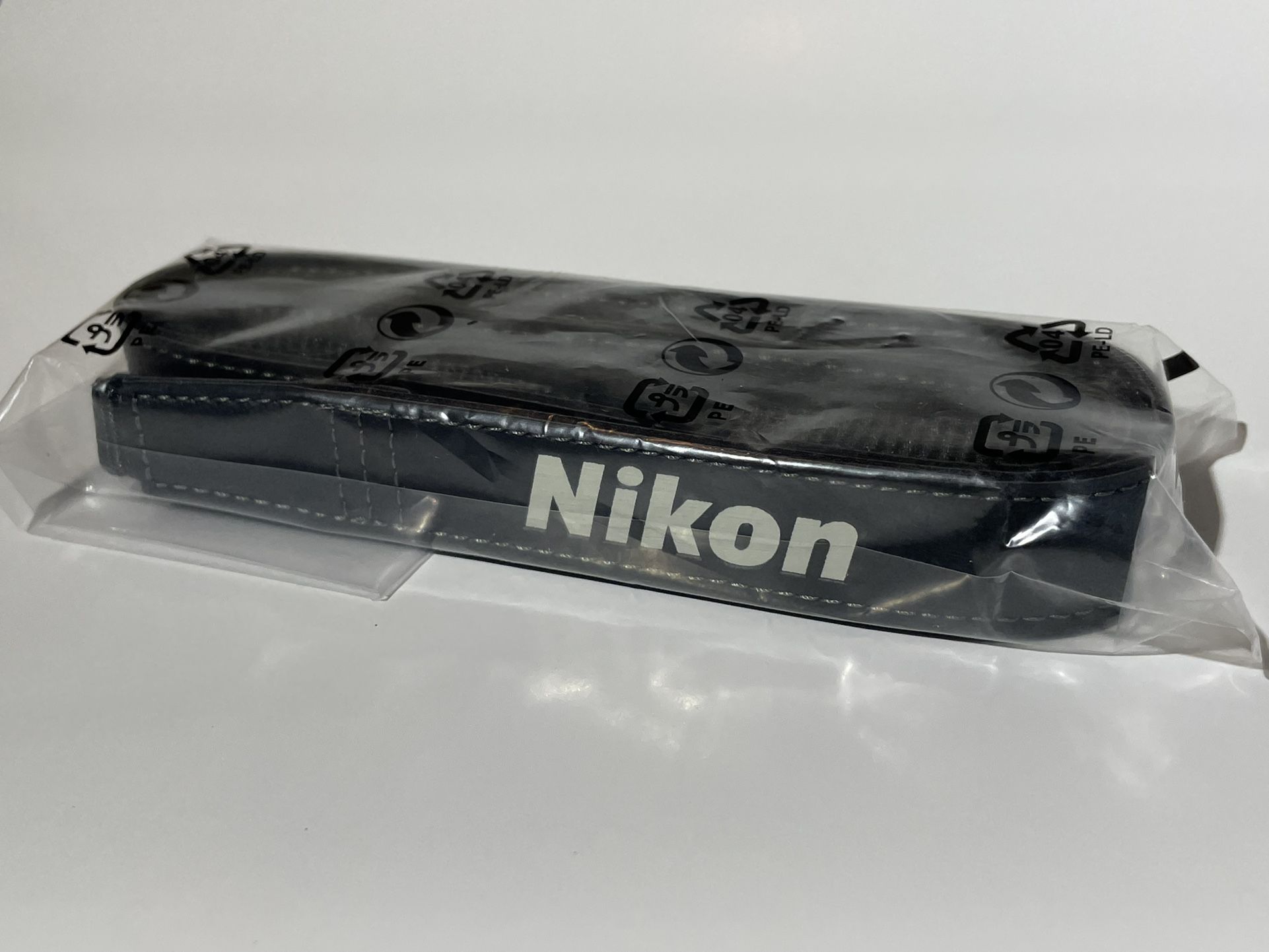 New Oldschool Nikon Camera Strap Late 90s Early 00’s NOS