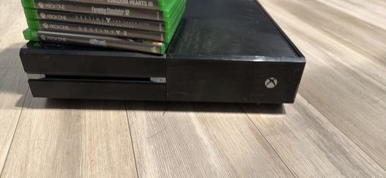 Xbox one +games + controllers