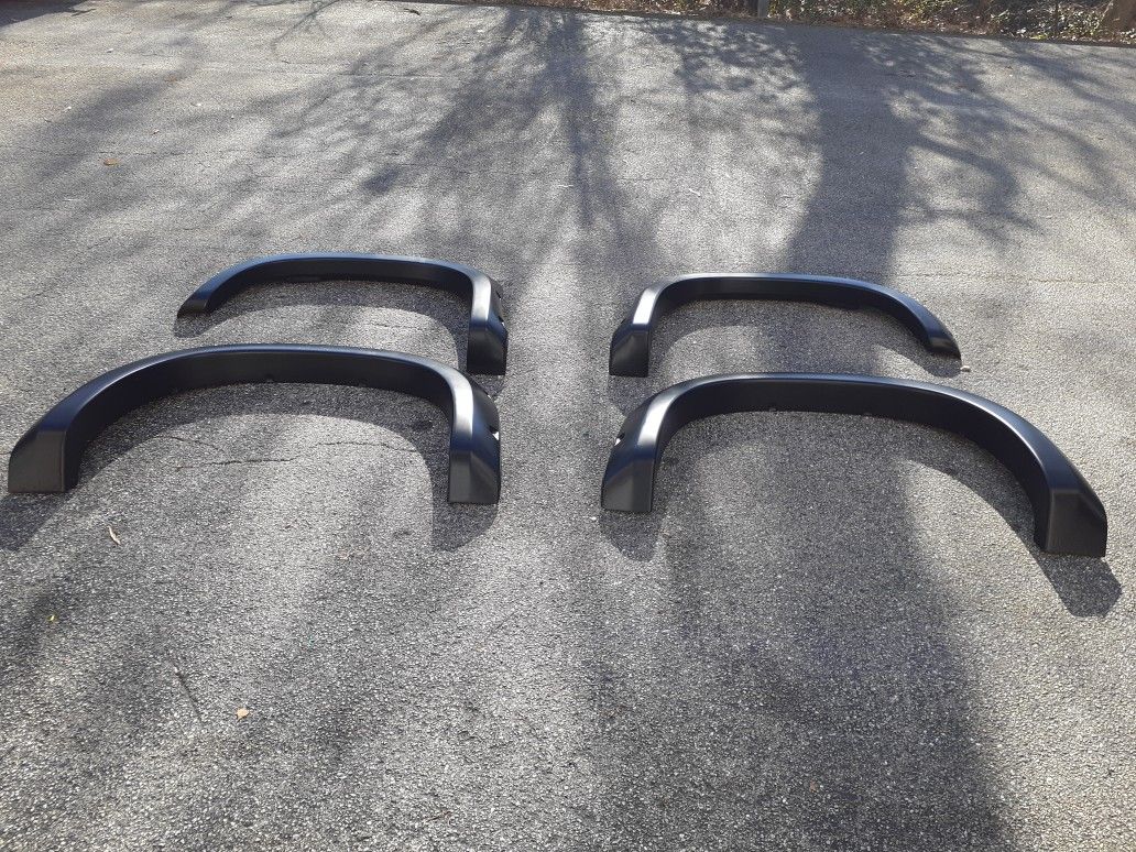 Bushwacker Fender Flares Chevy / GMC