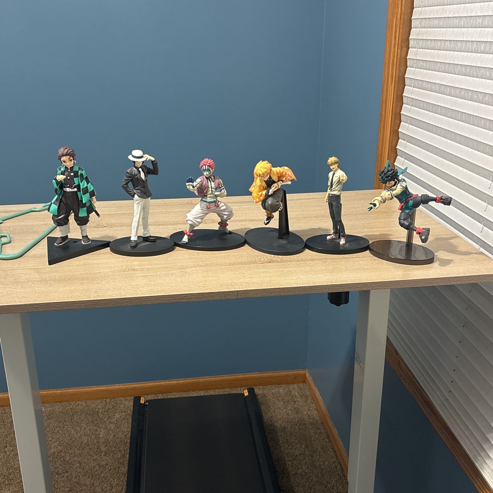 6 Anime figures