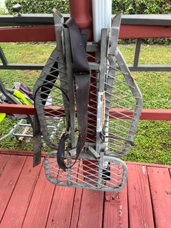 Lock on tree stands